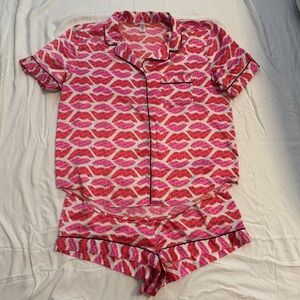 Victoria's Secret Pink Lip Print Pajama Set